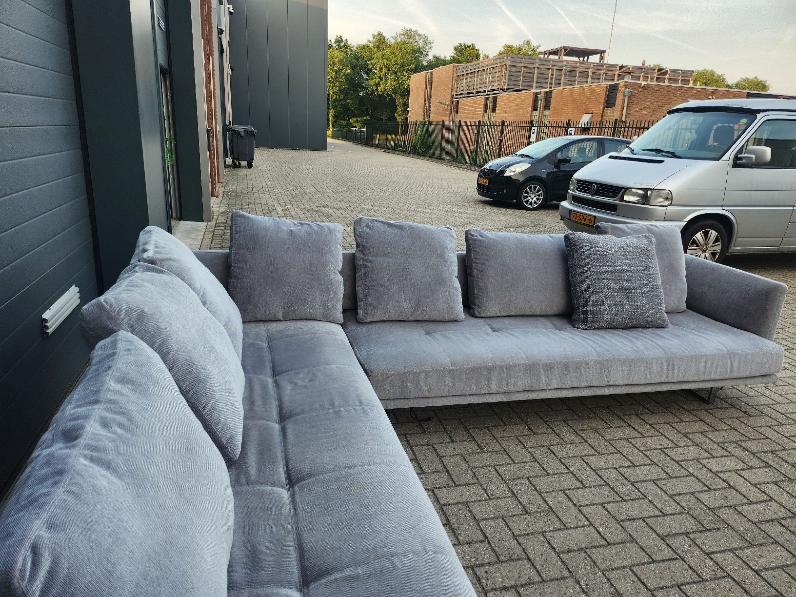 Knoll Divani: Walter Knoll - Prime Time Ecksofa + hocker – Usato da Gelderland venduto da HermsenDesign 1