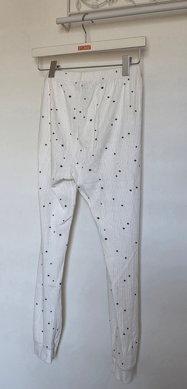 H&M Pigiama & Simili: Pyjama weiss mit Sternen Gr. 134/140 – Usato da Zürich venduto da Pemberleys 3