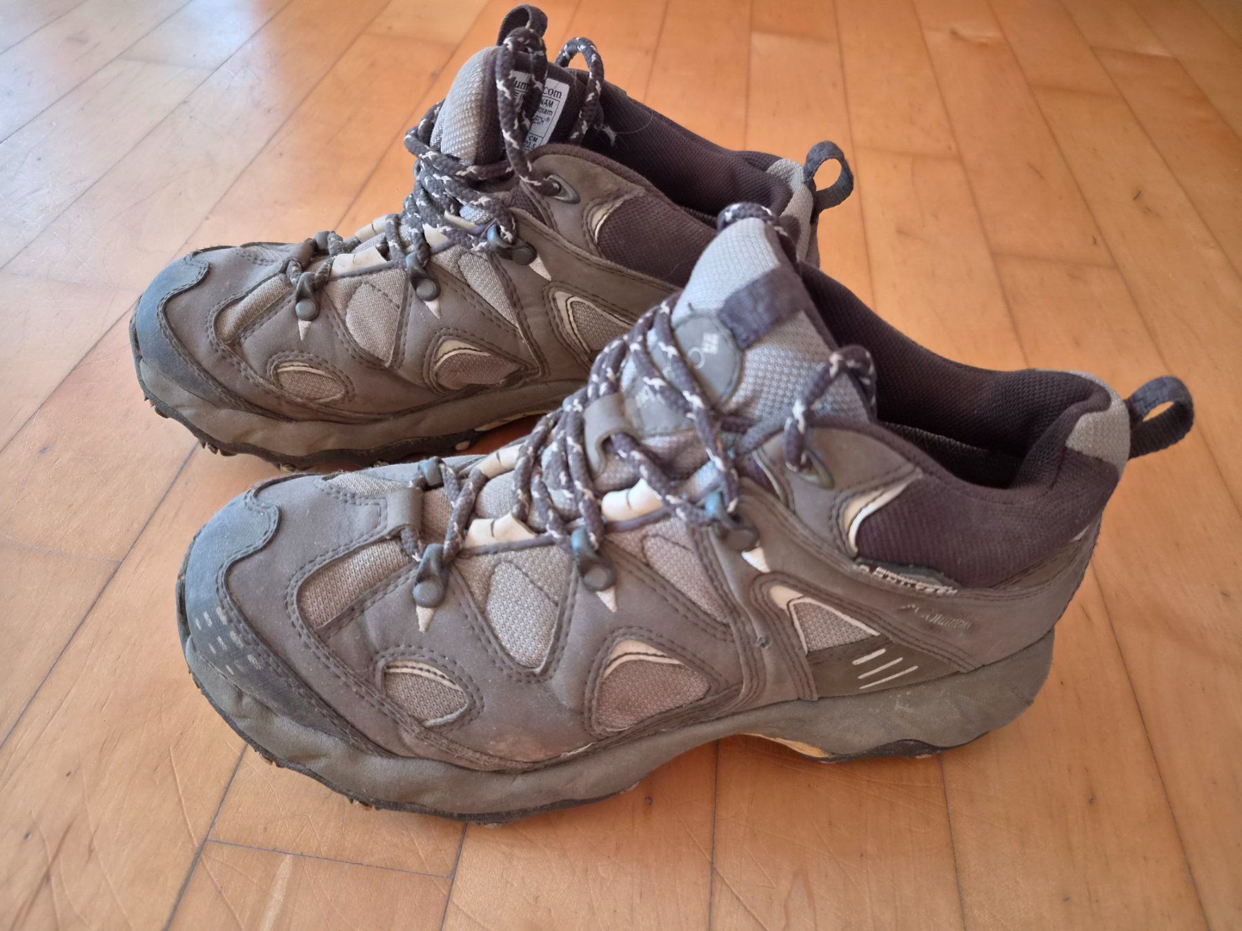 Columbia Schuhe für Jungen: Wanderschuhe Columbia grau wasserdicht – Gebraucht aus Buchrain von mlrj-r
