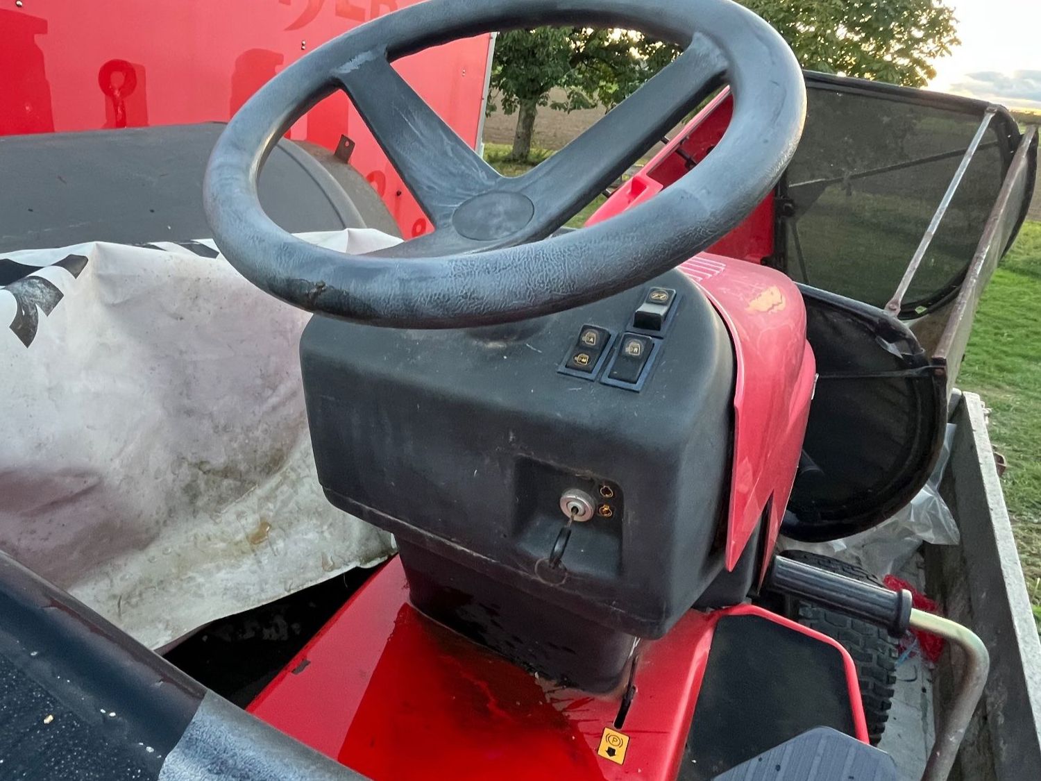 Rasenmäher: Rasenmäher Rasen -Traktor – Gebraucht aus Niederbipp von ARFIA 4