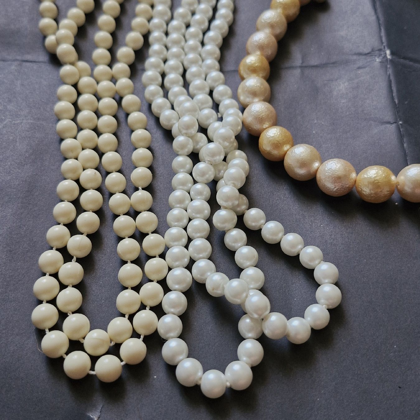 Altri gioielli: lot de colliers à perles  – Usato da Neuchâtel venduto da yas_zdb7 1