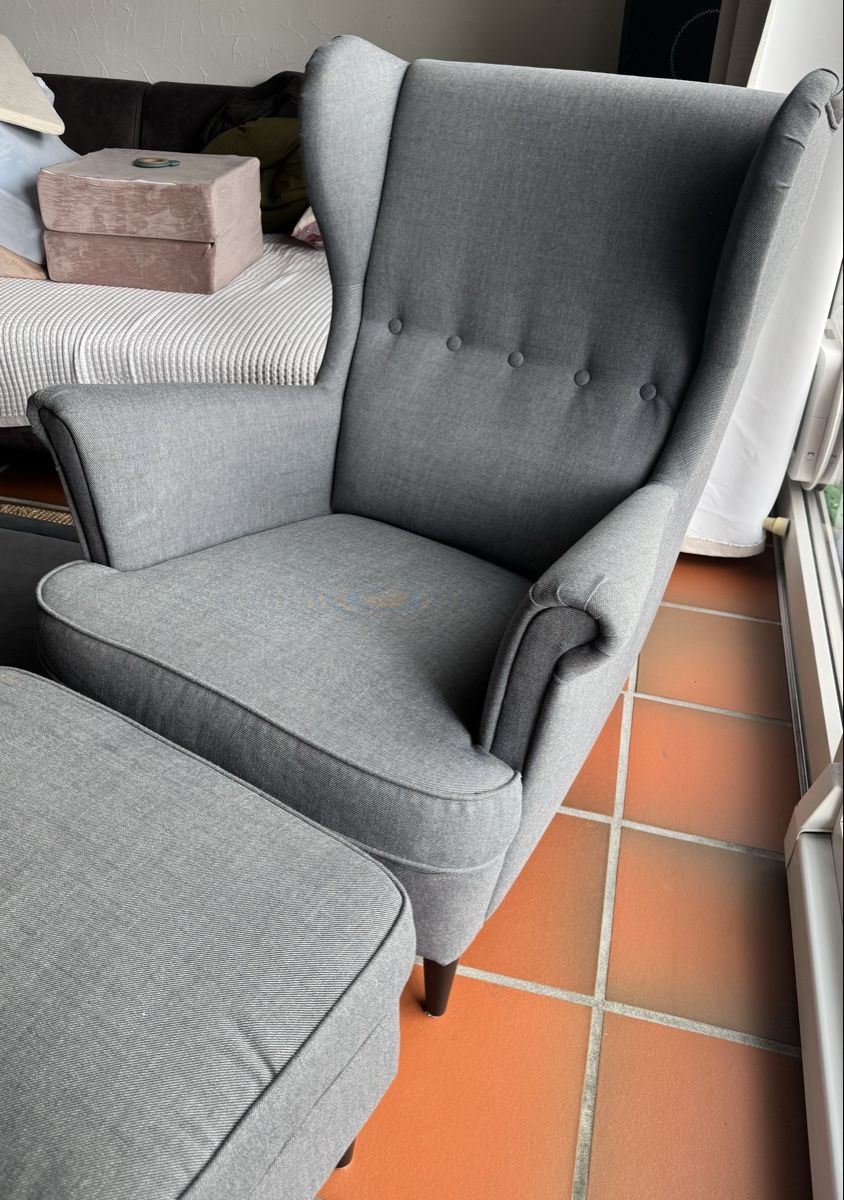 Poltrone: IKEA STRANDMON Ohrensessel mit Hocker – Usato da Seewen SO venduto da van_vz5n 2