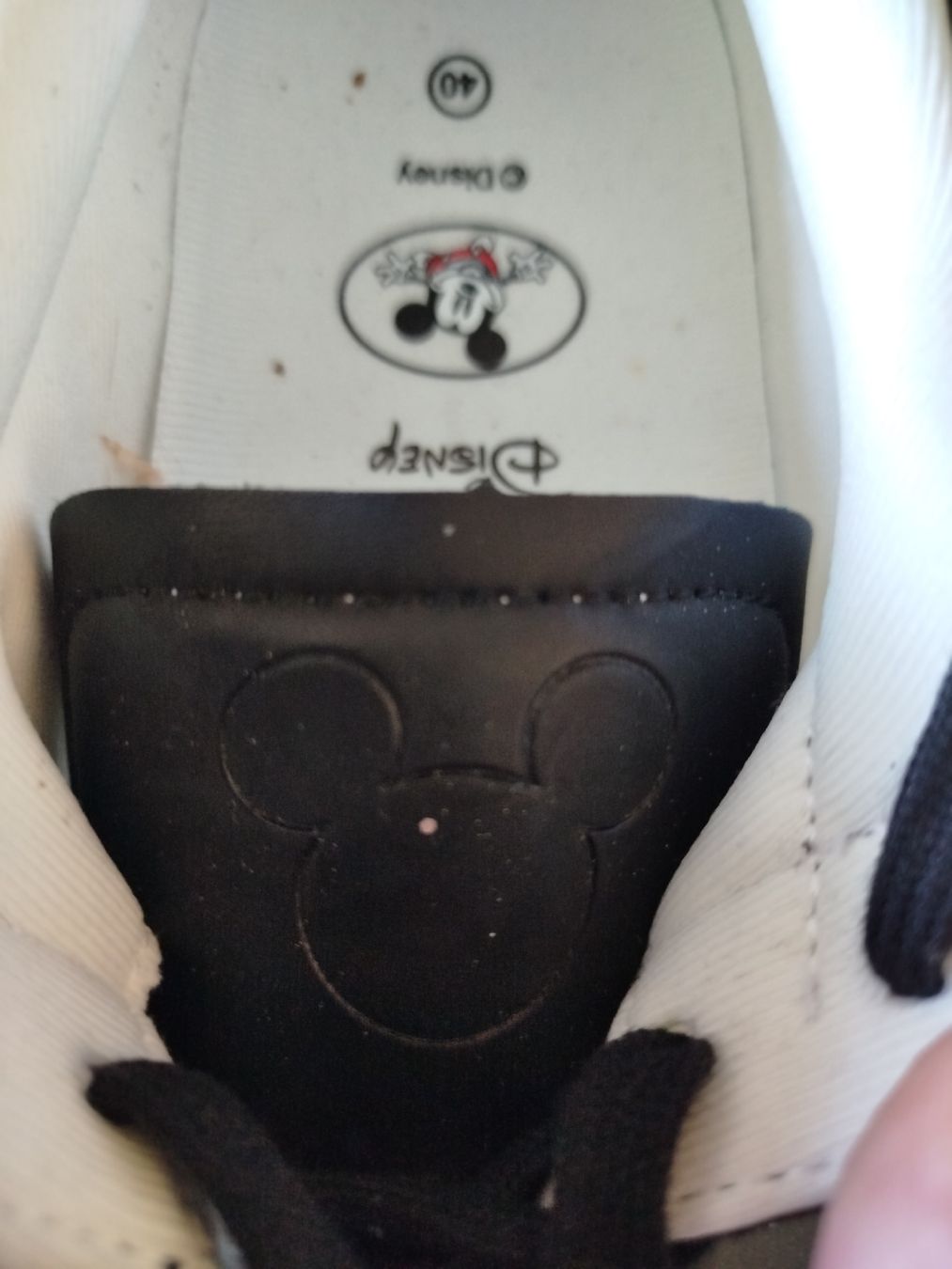 Damenschuhe: Schwarz Mickey Mouse Schuhe Grösse 40 gebraucht – Gebraucht aus Rümlang von kpw_t955 4