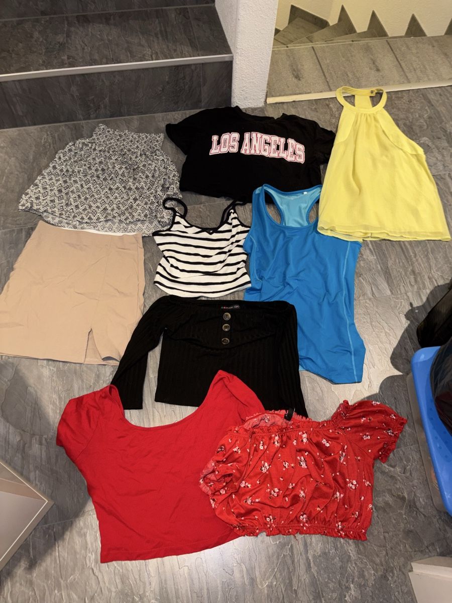 Lotti di vestiti: Kleiderset Grösse  – Usato da Fislisbach venduto da secondhandF