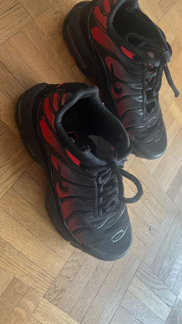 Nike Scarpe per ragazzi: Nike Air Max Plus Grösse 33.5 – Usato da Zürich venduto da Estorelle 2