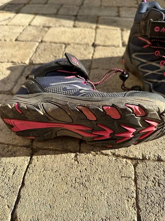 Scarpe per ragazze: Wanderschuhe / Trekkingschuhe Grösse 36 – Usato da Sursee venduto da Romana6 1
