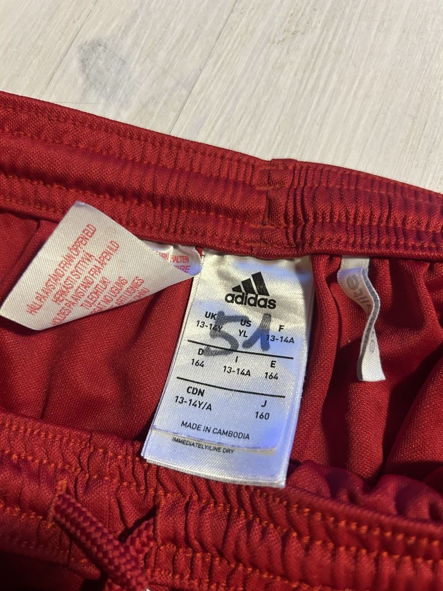Adidas Pantaloni: Adidas Shorts Rot Grösse 164 Climalite – Usato da Riedholz venduto da karinadam 4