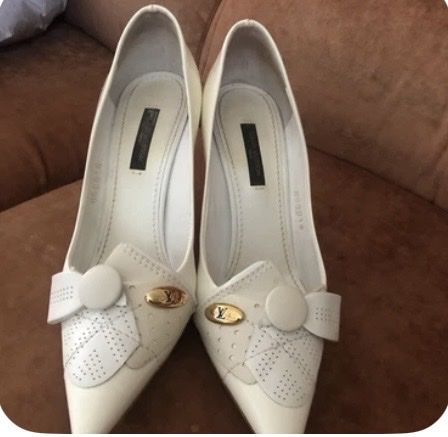 Louis Vuitton Scarpe da donna: Escarpins Louis Vuitton – Nuovo (secondo la descrizione) da Granges-Paccot venduto da keopskephrem