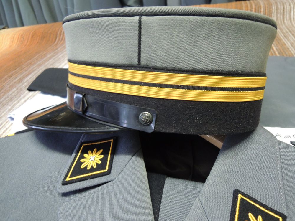 Schweizer Armee Uniformen: Uniform Oberstleutnant  im Gst "7 teilig" sehr schön – Gebraucht aus Uznach von Othmar52 9