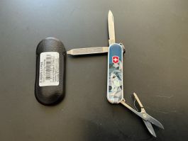 Victorinox Classic LE 2017 „Wolf coming home“