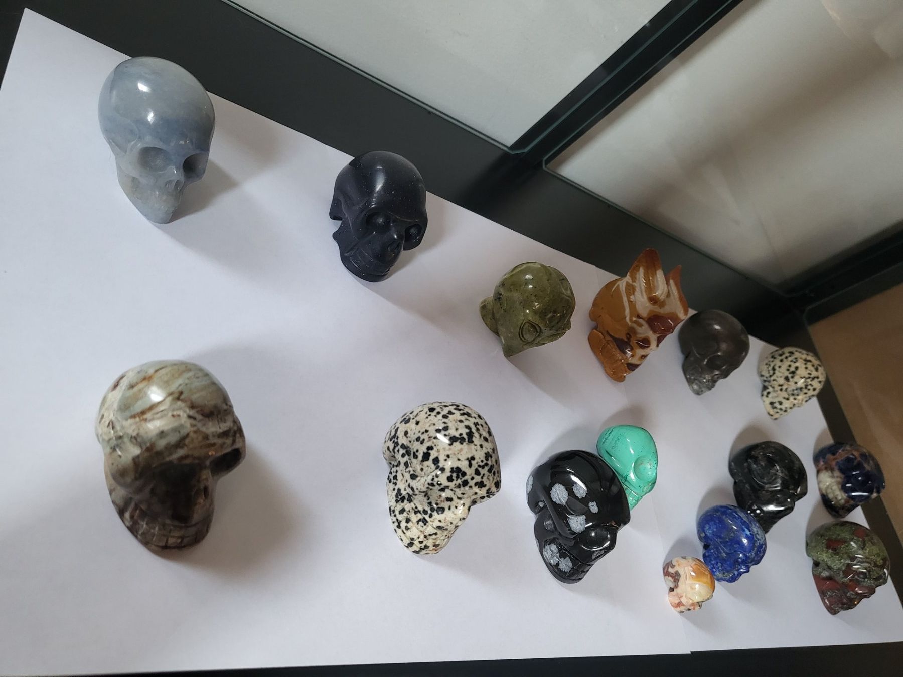 Minerali & Pietre curative: Collection de 15 Crânes en pierres diverses – Usato da Orsonnens venduto da barbitroc 4
