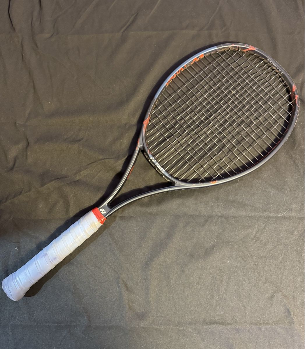 Yonex Racchette: Yonex VCORE PRO 100, 300g, Griffgrösse 3 – Usato da Wettingen venduto da Chuljaa