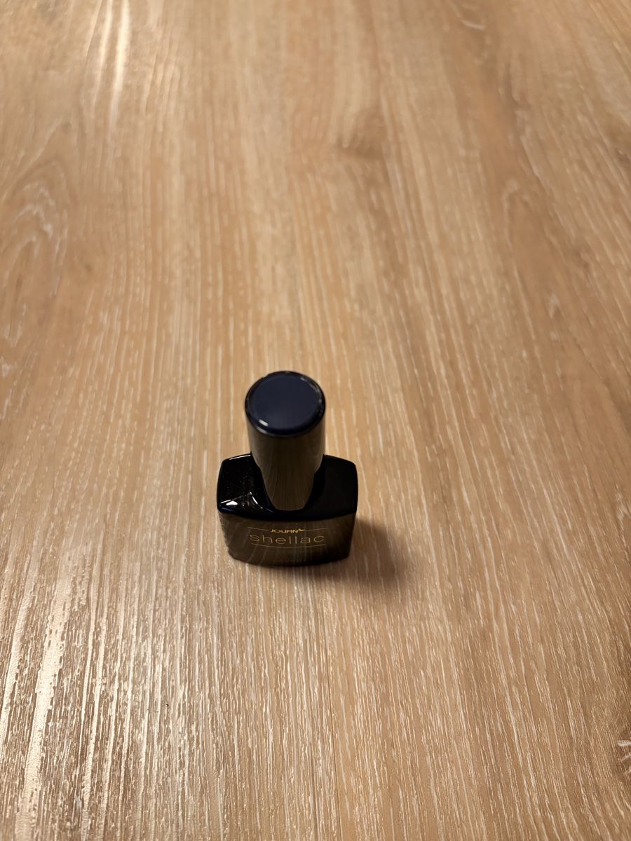 Smalto per unghie: Jolifin Laveni Shellac – Usato da Jonschwil venduto da sab_5gmn