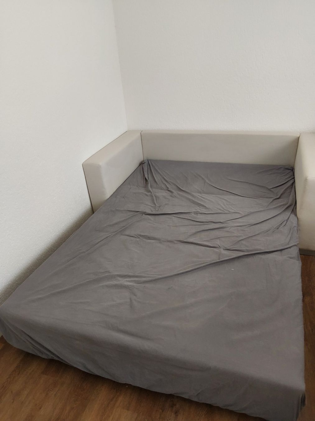 Divani: Schlafsofa - creme – Usato da Pfäffikon SZ venduto da igo_5dwp 1