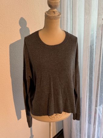 Schöner Pullover, grau, ca. Grösse M, Top Zustand!