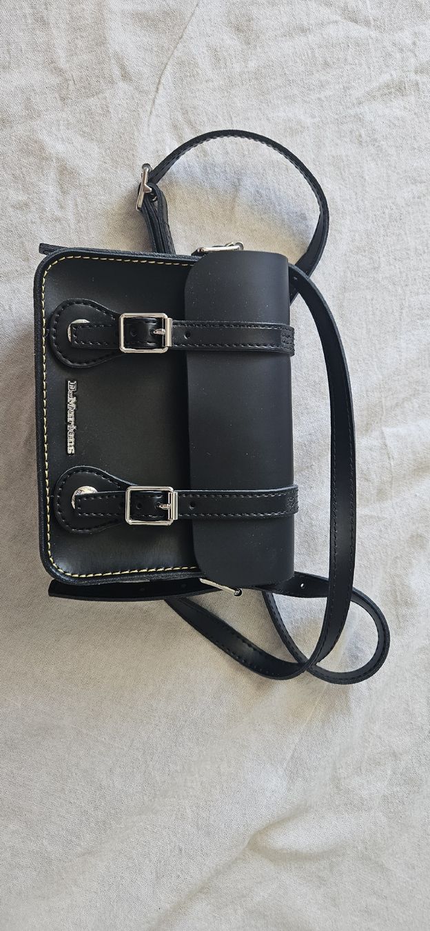 Dr. Martens Borse: Original Tasche Dr. Martens klein, schwarz Echtleder – Nuovo (secondo la descrizione) da Vaduz venduto da hem_7k7f
