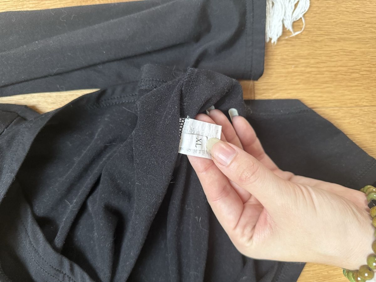 Tops: Schwarzer Langarm Body Grösse XL  – D'occasion à Hüttwilen par sar_8gj7 1