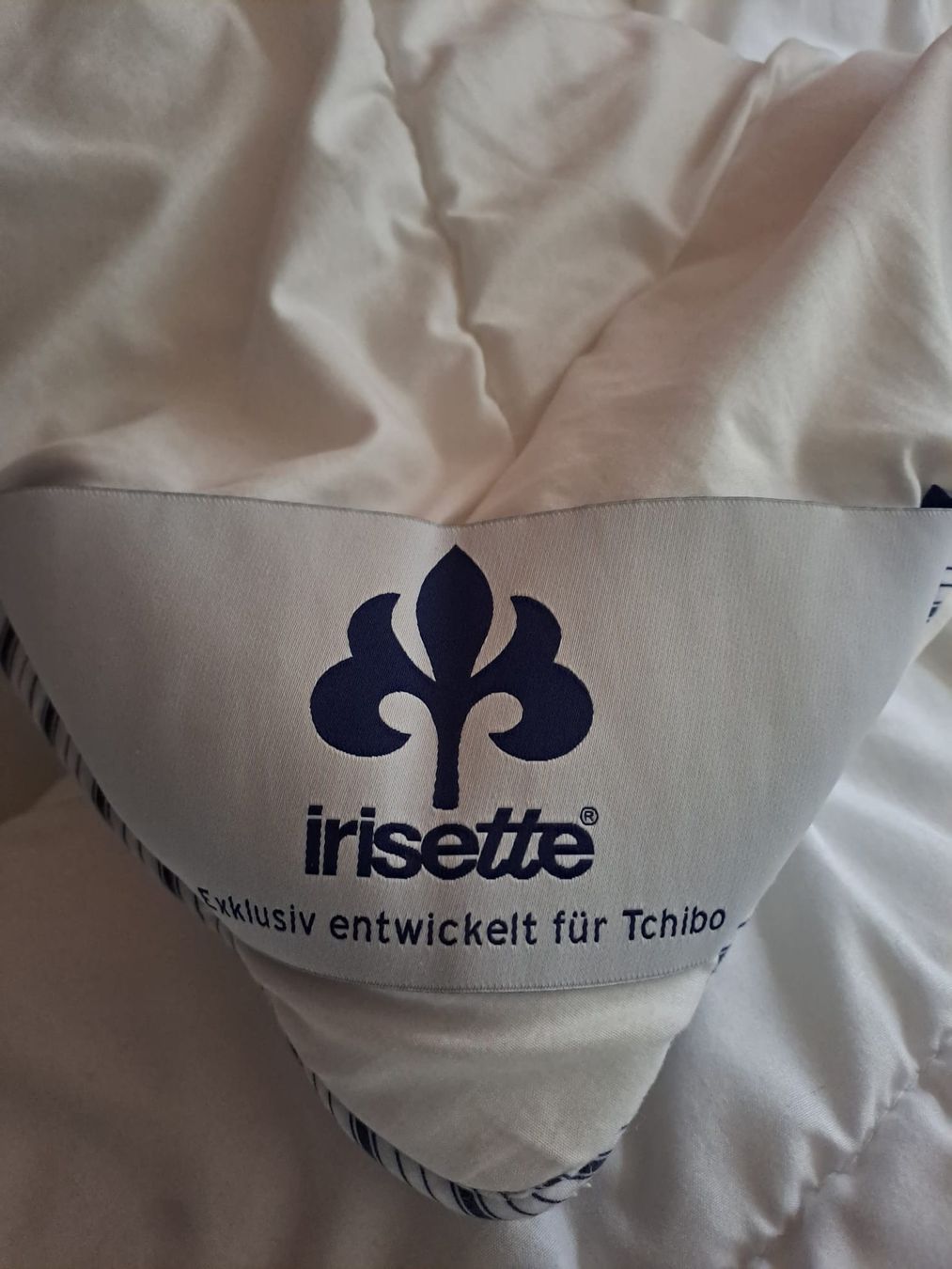 Decken: Irisette Bettdecke 160x210 cm 100% Polyester Füllung  – Gebraucht aus Rickenbach b. Wil von cornetta