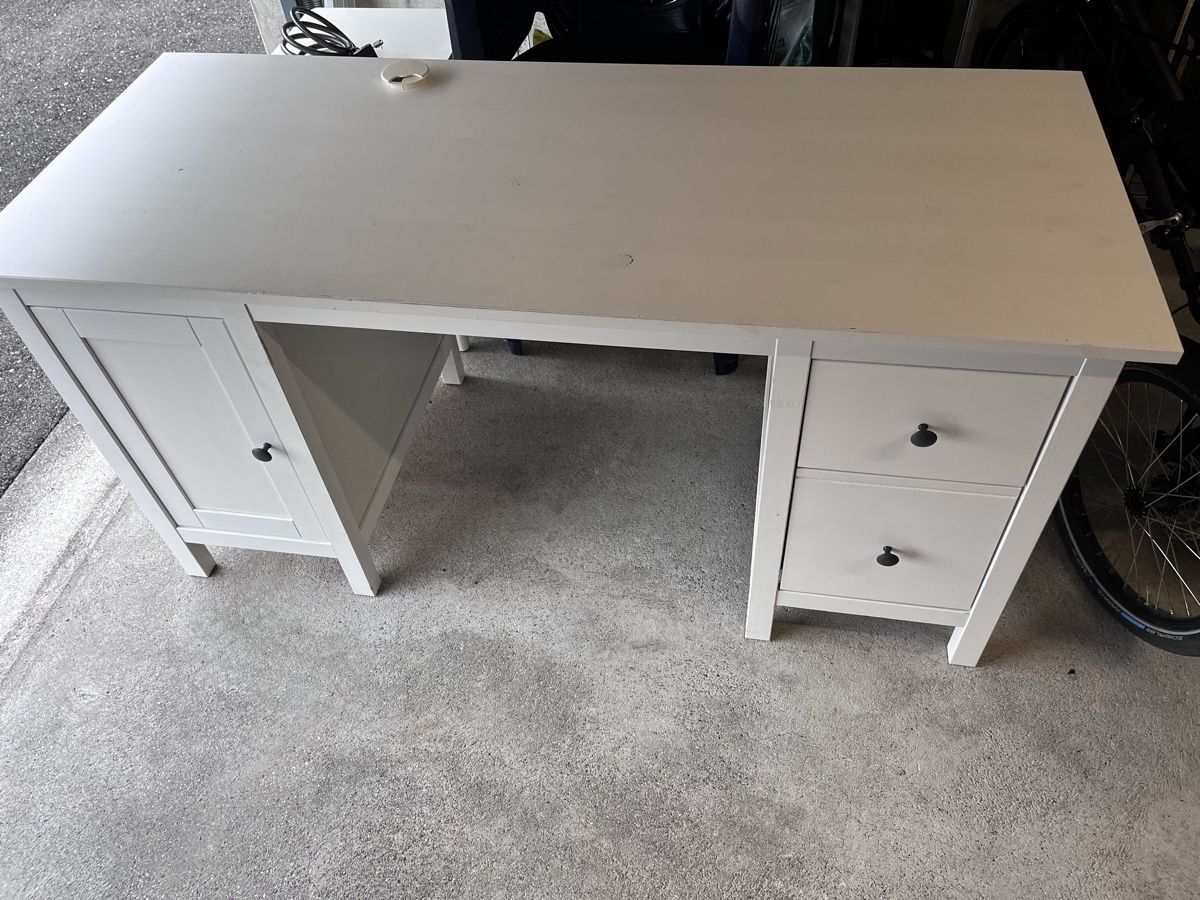 Ikea Scrivanie: Schreibtisch HEMNES IKEA – Usato da Triesenberg venduto da Limatali 8