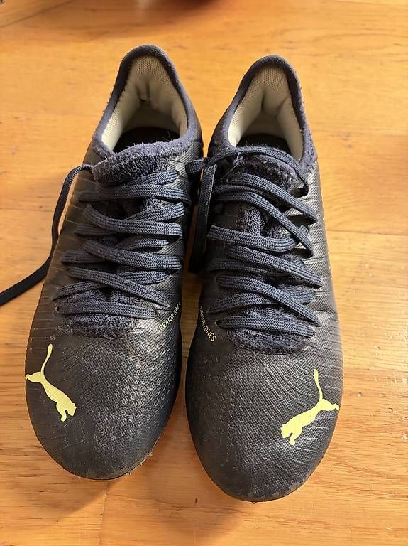 Scarpe per ragazzi: Fußballschuhe mit Nocken  – Usato da Zürich venduto da sim_2q8t 1