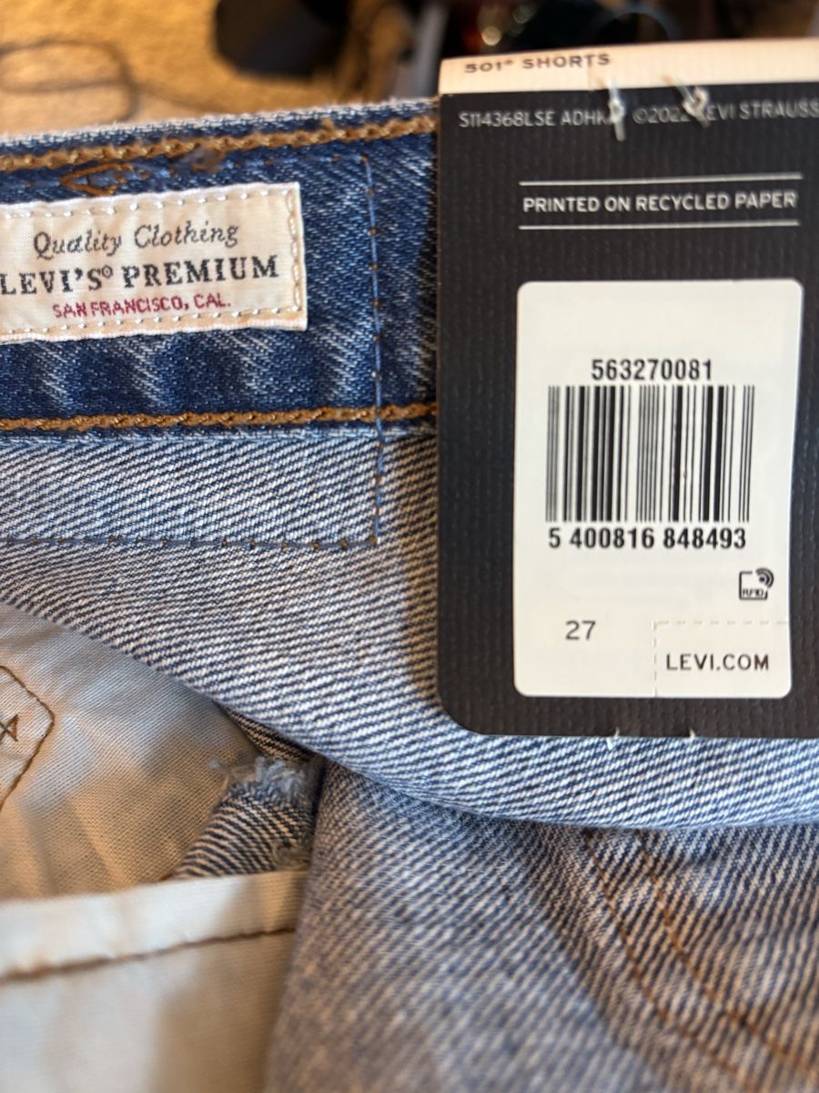 Jeans: Coole Jeans Shorts, destroyed Look, Grösse 28, – Nuovo e nell'imballaggio originale da Kilchberg ZH venduto da Olimanna 2
