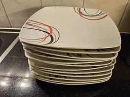 Geschirr-Set, Ess-, Suppen-, Dessertteller, je 12 Stk