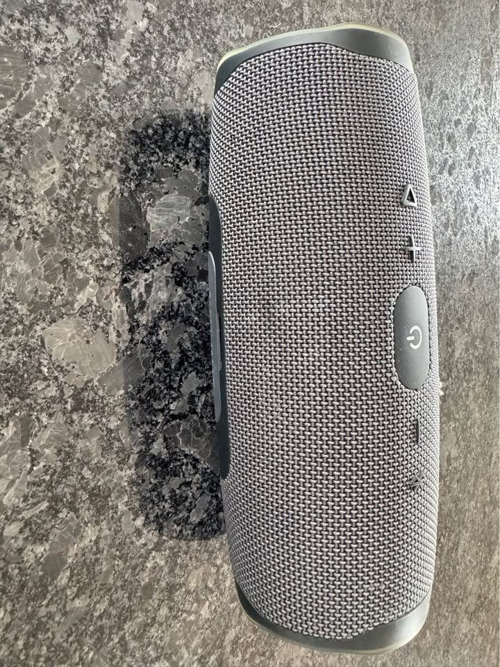 JBL Casse acustiche: JBL Charge Essential 2 Bluetooth Lautsprecher – Usato da Mellingen venduto da jirka_kulhavy 3
