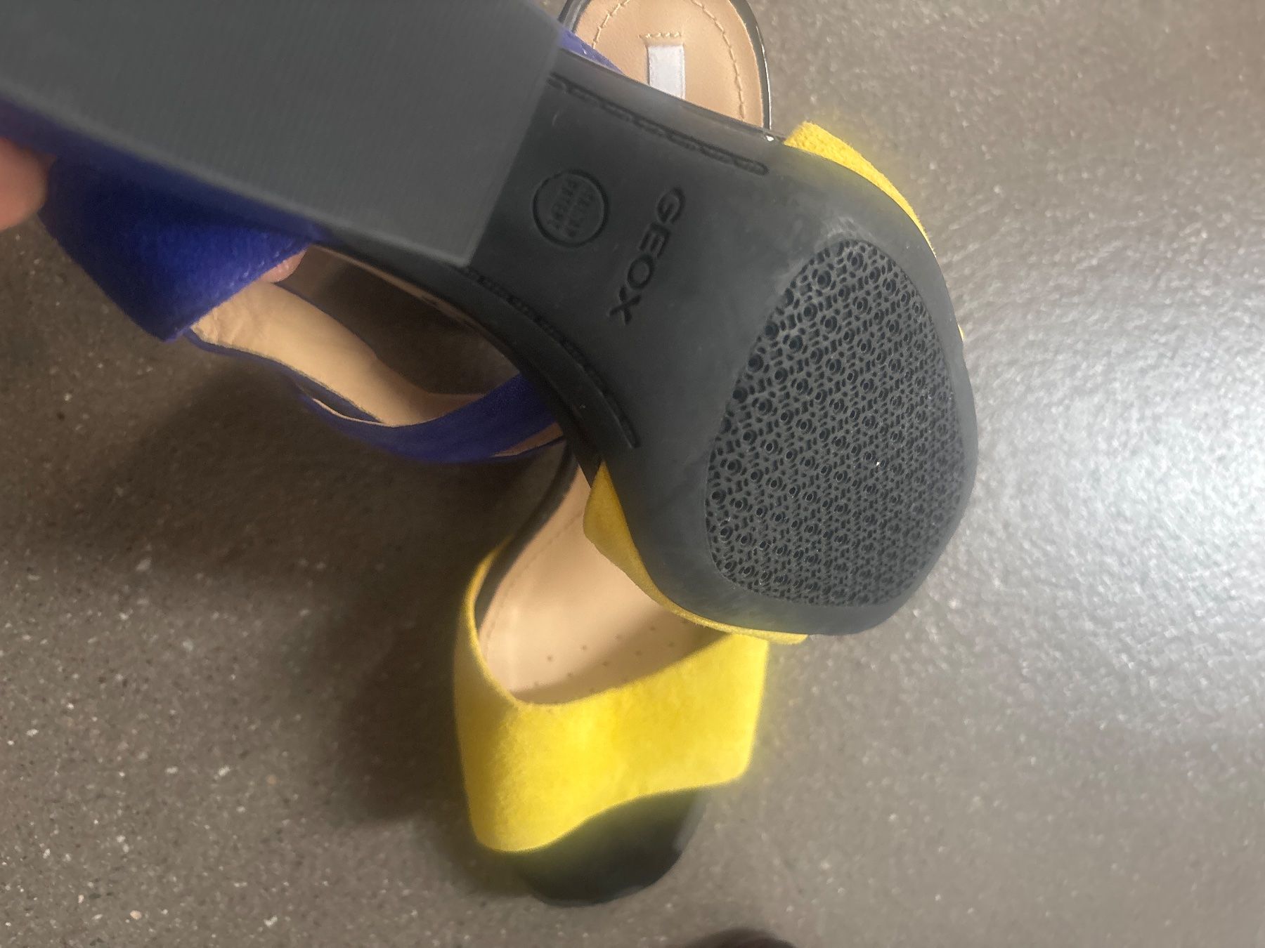Geox Scarpe da donna: GEOX Bellissimi sandali gialli e blu n.39 – Usato da Mendrisio venduto da sba_9kvg 3