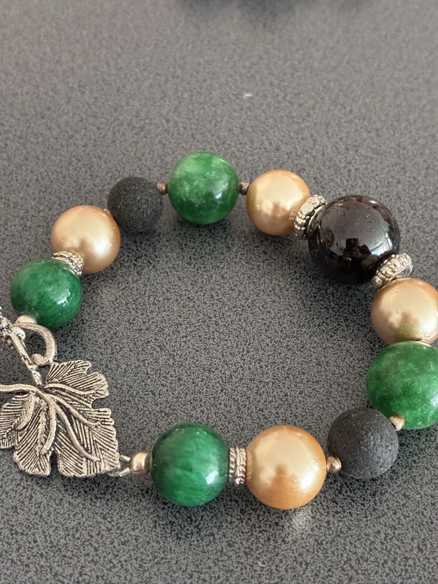 Bracelets: Armbänder mit Knebelverschluss – D'occasion à Niederglatt ZH par Gotthelf23