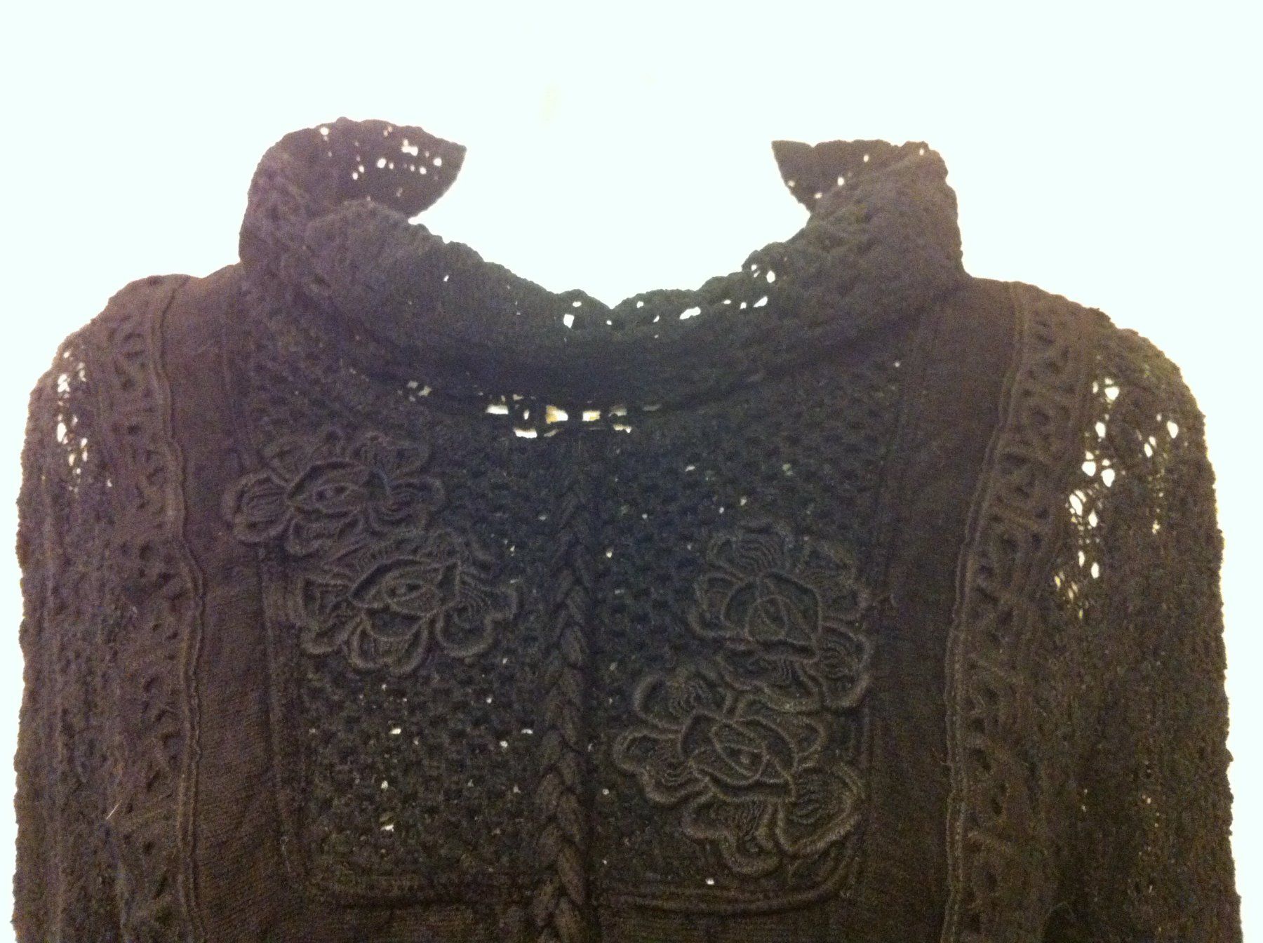 Maglioni & Felpe: Vintage Damen Pullover Patchwork Chenille Spitze schwarz L – Usato da Zürich venduto da rar_b2y9