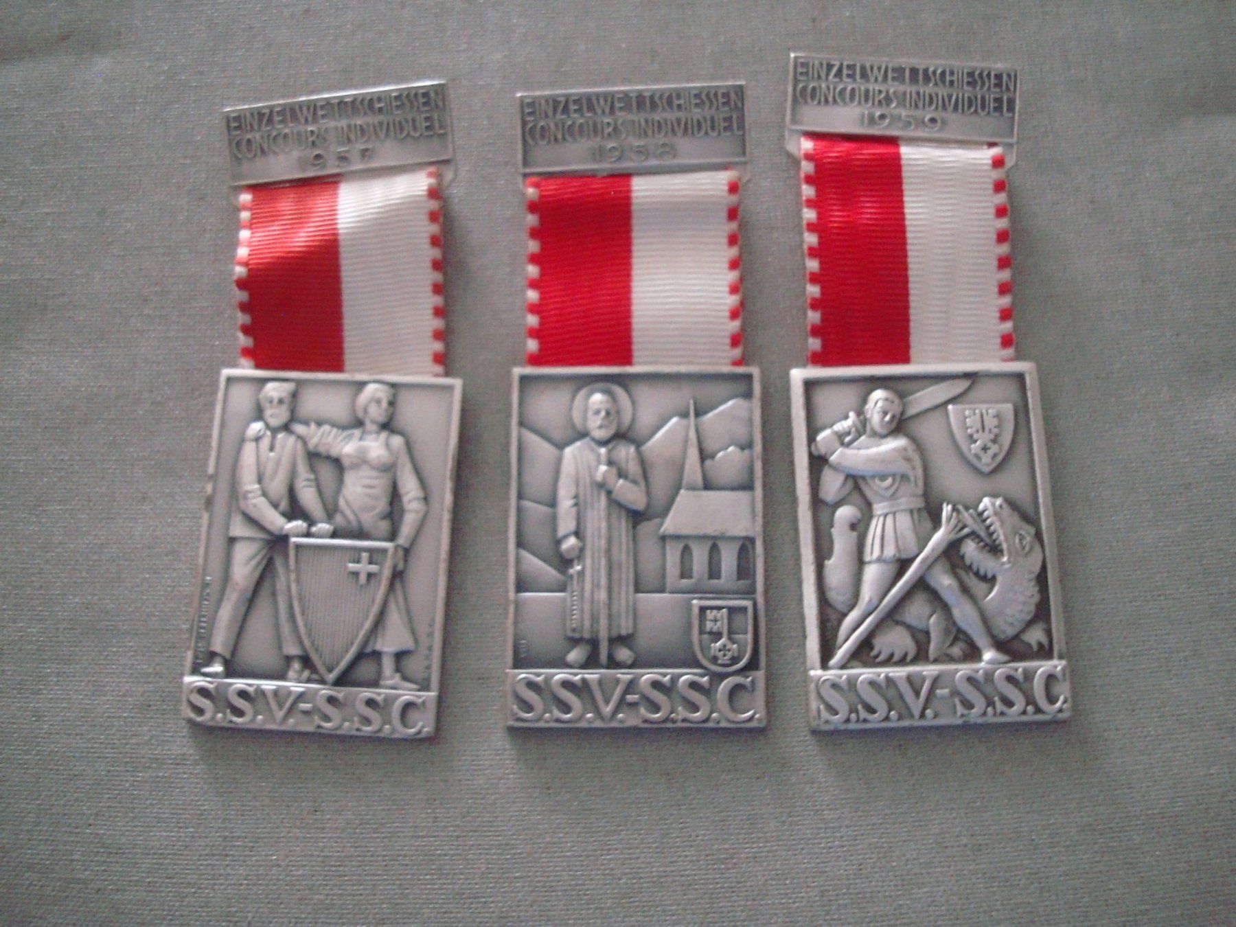 Medaglie: 3 Abzeichen - S.S.V. / S.S.C. - 1957 / 1958 / 1959 – Usato da Neuenegg venduto da flohcante
