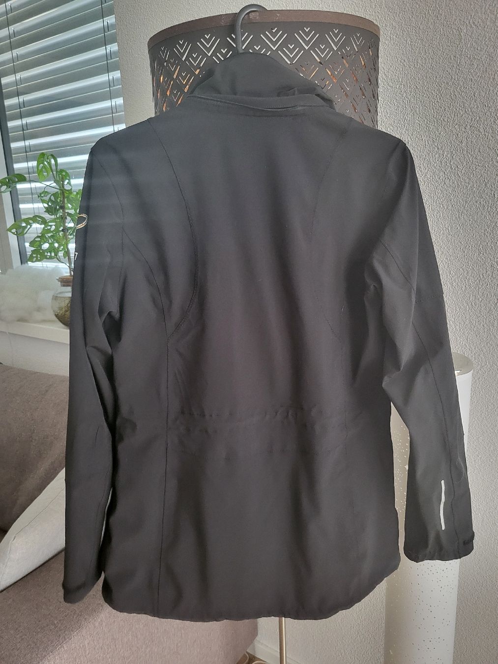 Vestes: Neuwertige Lutha Windjacke Gr. 36 – D'occasion à Seewen SZ par pw14 1