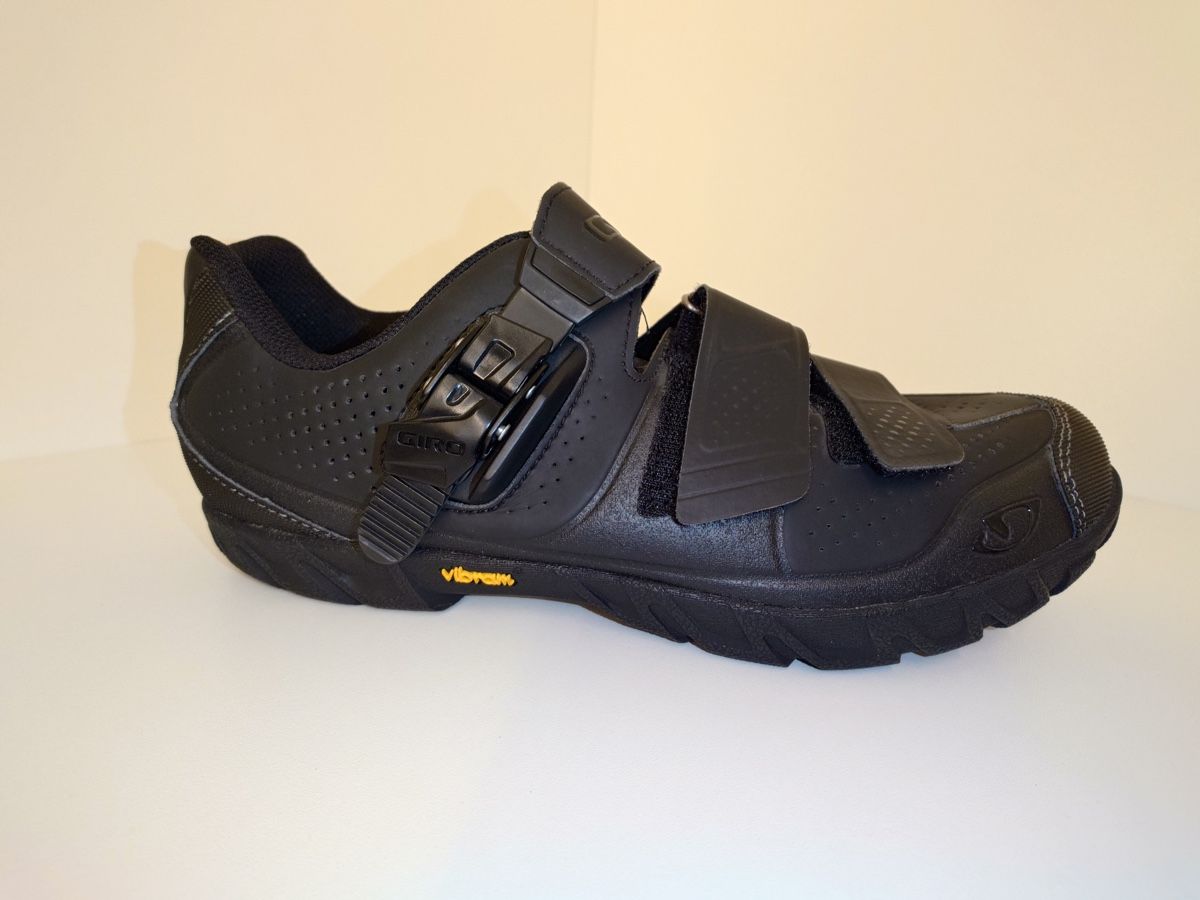 Giro Scarpe da uomo: Giro Terraduro Schuh Gr. 40 – Nuovo (secondo la descrizione) da Bülach venduto da Bike_Base_Store_GmbH