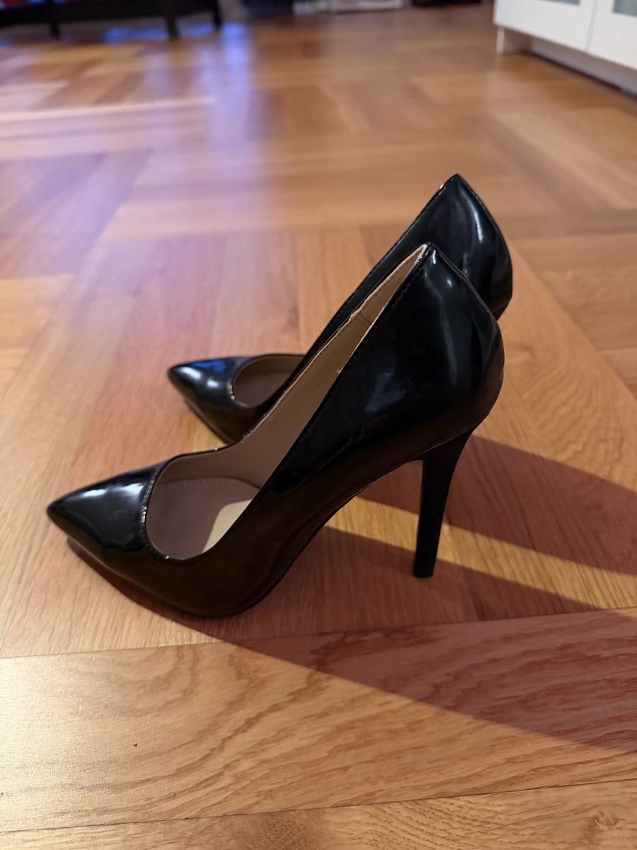 Zara Scarpe da donna: Lack Pumps, Schwarz, Grösse 36 – Nuovo (secondo la descrizione) da Hausen am Albis venduto da Tyllenajoe 1