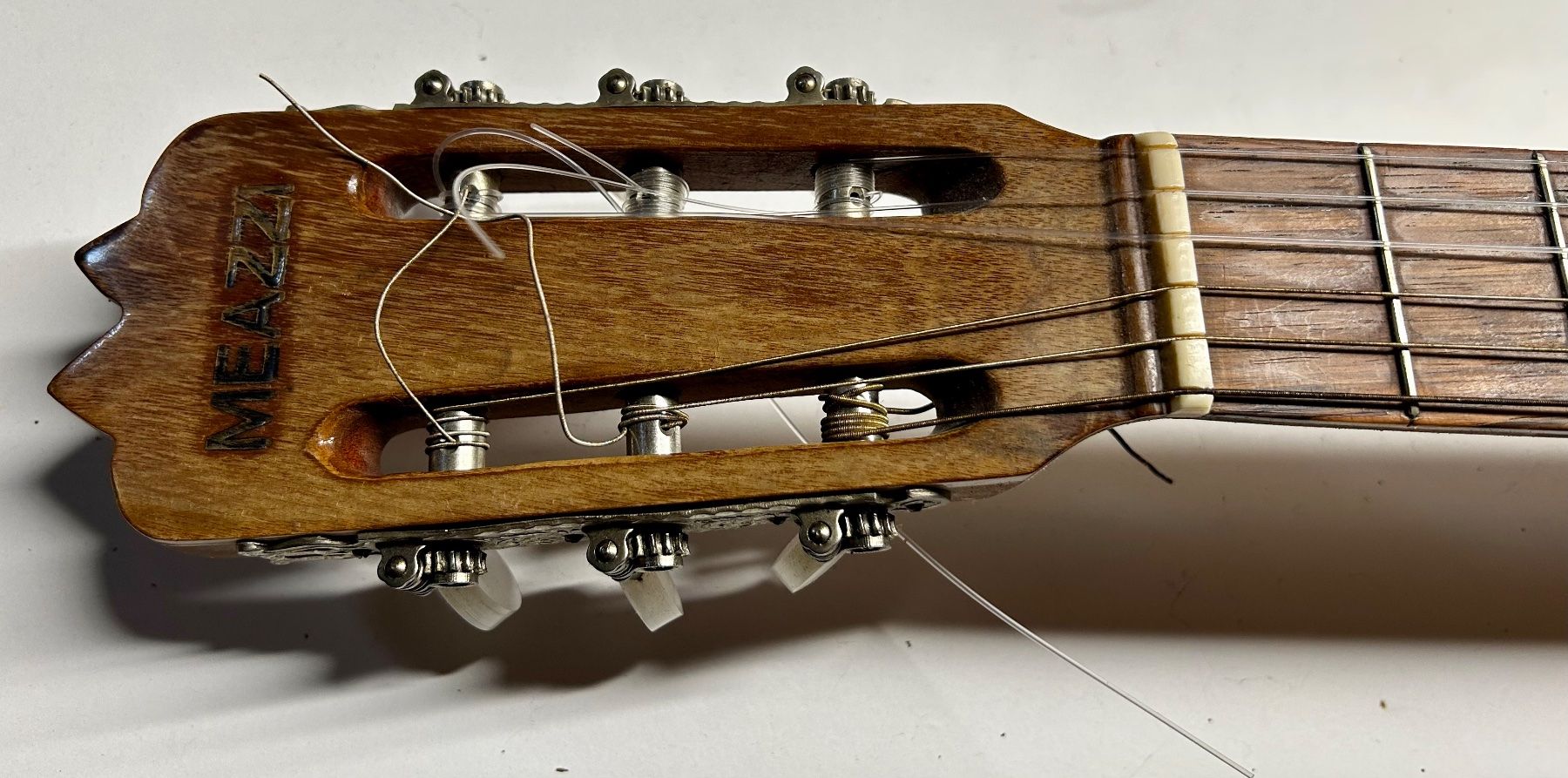 Strumenti musicali: Akustische Gitarre, Marke MEAZZI – Usato da Spiez venduto da martin-7973 2