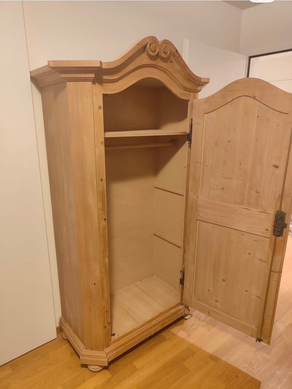 Armoires: Holzschrank – D'occasion à Birmensdorf ZH par Dominik_callura