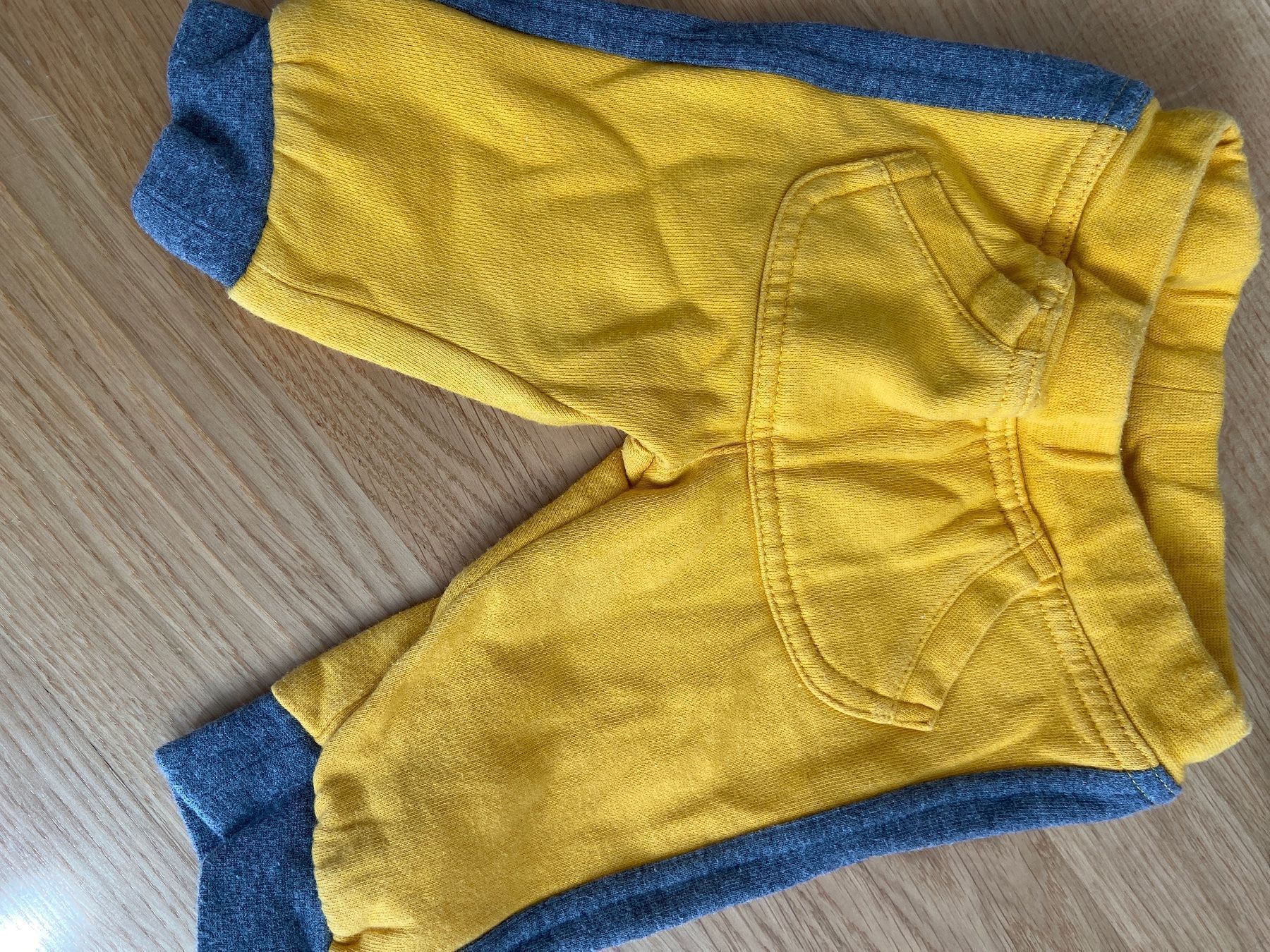 Lotti & Set di vestiti: Trainer Hose und Cardigan Gr. 62 – Usato da Zollikerberg venduto da Boston1981 3