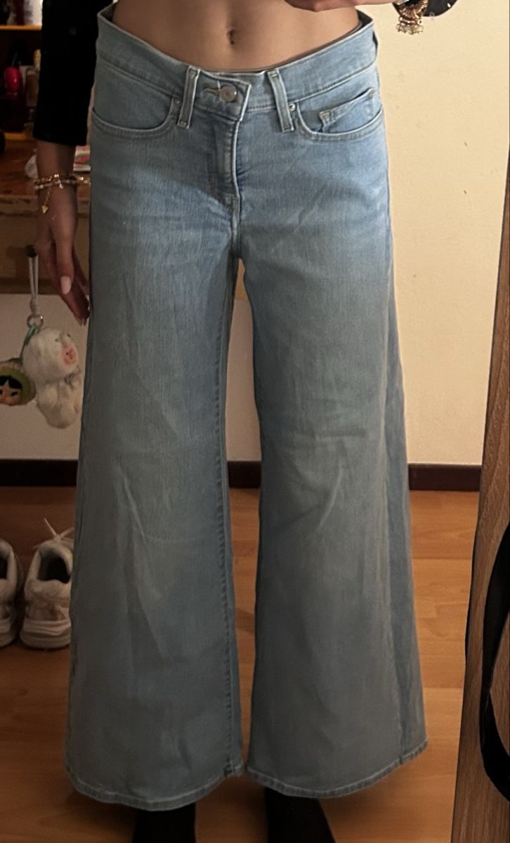 Levi's Jeans: Levi’s 318 Shaping Wide Leg – 28 – Neuf (Voir description) à Bellinzona par gin_7lry