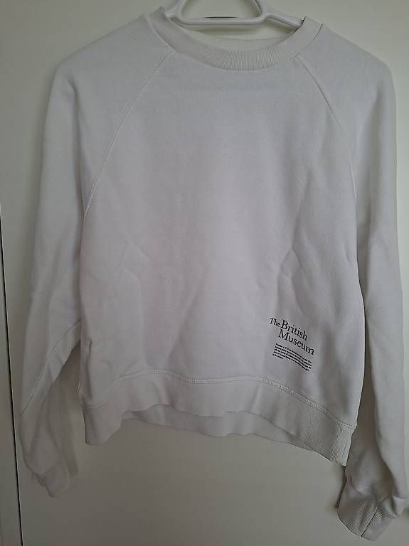 Maglioni & Felpe:  Weisses Sweatshirt mit Kunstdruck | Grösse S – Usato da Affoltern am Albis venduto da Feather 1