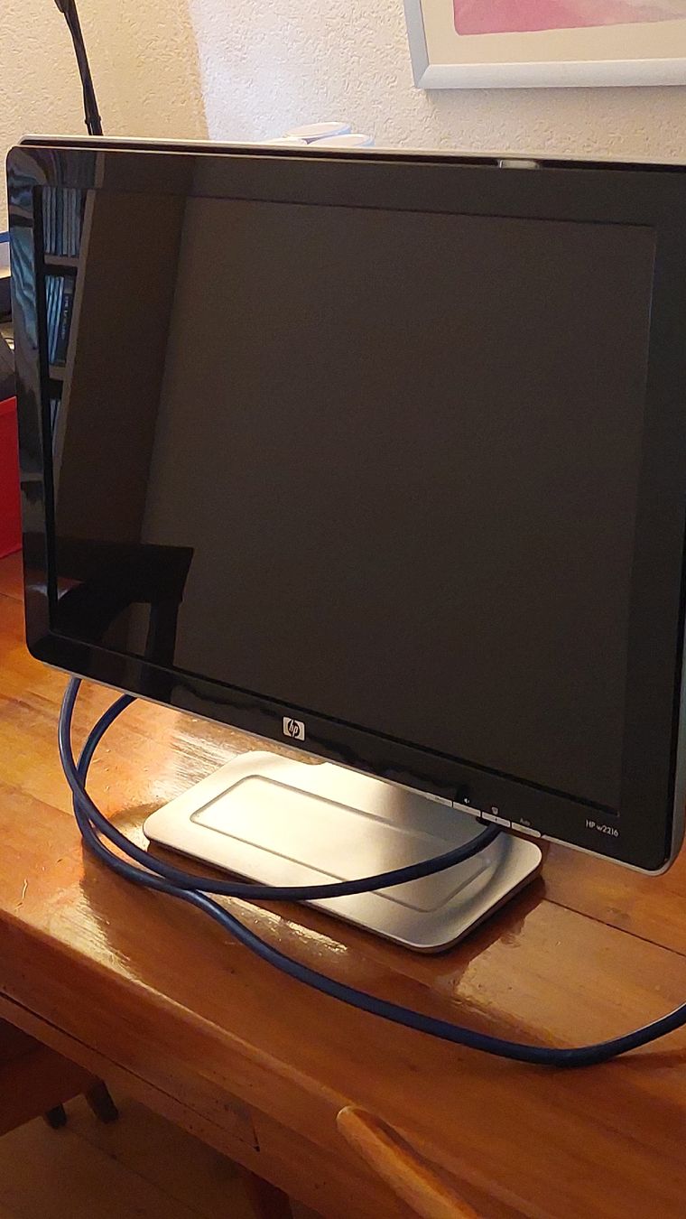 Hewlett Packard Monitore: HP w2216 monitor – Gebraucht aus Marsens von fakia