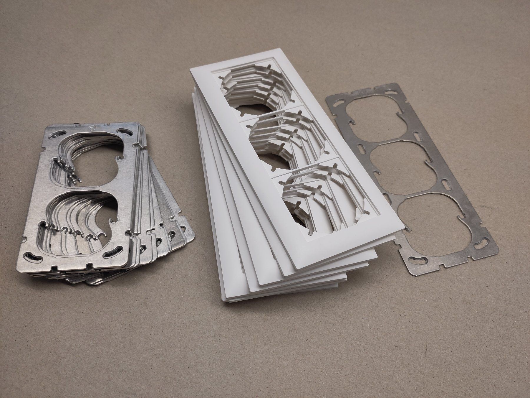 Feller Interruttori: Diverse Abdeckplatten und Grundplatten EdizioDue – Usato da Schmitten FR venduto da SirLanzelot 3