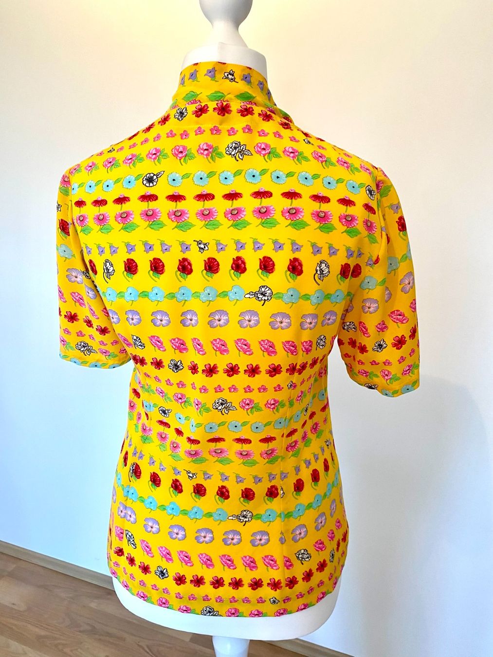 Versace Camicette: Versace Seidenbluse Couture, Gr 38, massgeschneidert – Usato da Basel venduto da TheElegantEdit 4