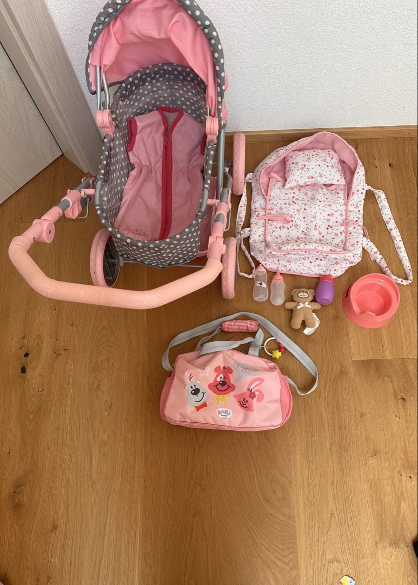 Puppenwagen: Poussette pour poupée + accessoires  – Gebraucht aus Peseux von tao_2k9s
