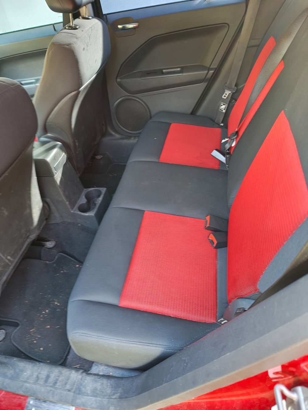 Dodge Autos: Dodge Caliber 2.0 SXT rossa – D'occasion à Faido par grizzlydt 6
