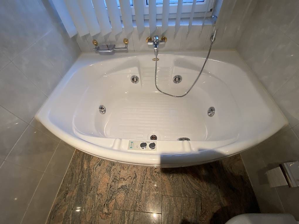 Whirlpool: Whirlpool Jacuzzi  – Usato da Zürich venduto da odar66