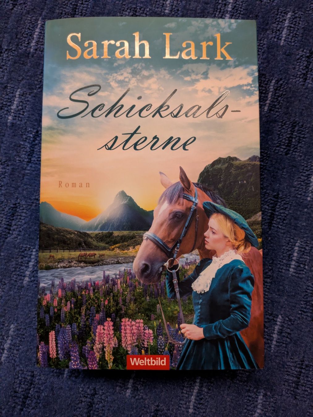 Libri: Sarah Lark: Schicksalssterne – Usato da Krauchthal venduto da Pupsermuus