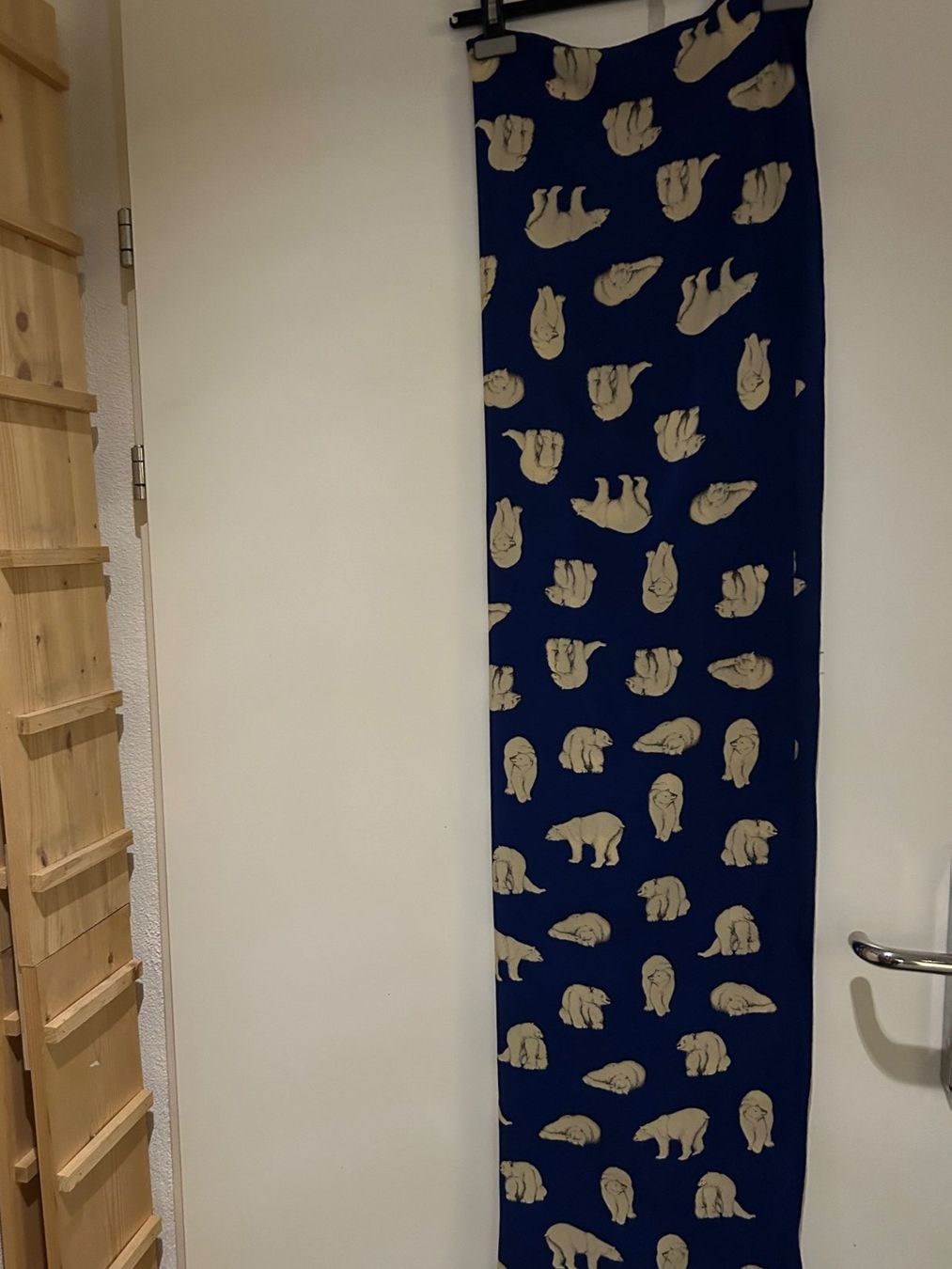 Fabric Frontline Foulards, Tücher & Schals: Frontline Seidenfoulard – Gebraucht aus Zumikon von Uranus88 9