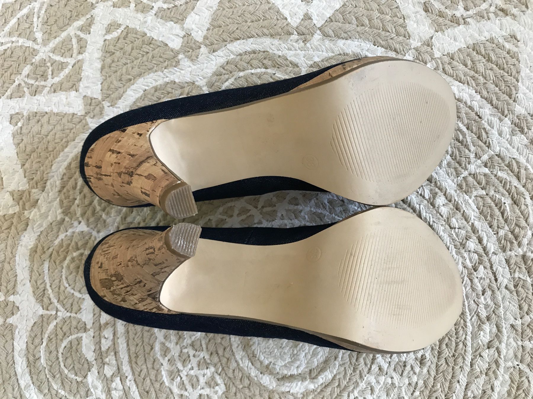 Damenschuhe: Pumps – Gebraucht aus Udligenswil von Lilienfarbe 4