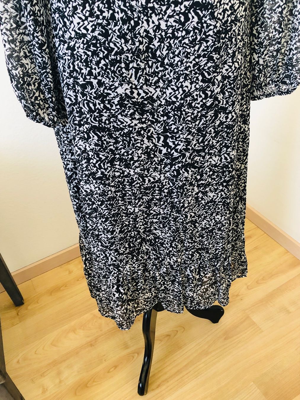 Paul Kehl Kleider: Schickes Maxikleid mit Muster, Grösse 36, neuwertig – Neu (gemäss Beschreibung) aus Arlesheim von leyRum4.5 7