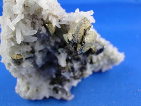 Mineralien & Heilsteine: Chalkopyrit und Galena auf Quarz – Gebraucht aus Schinznach Bad von Demerald 2